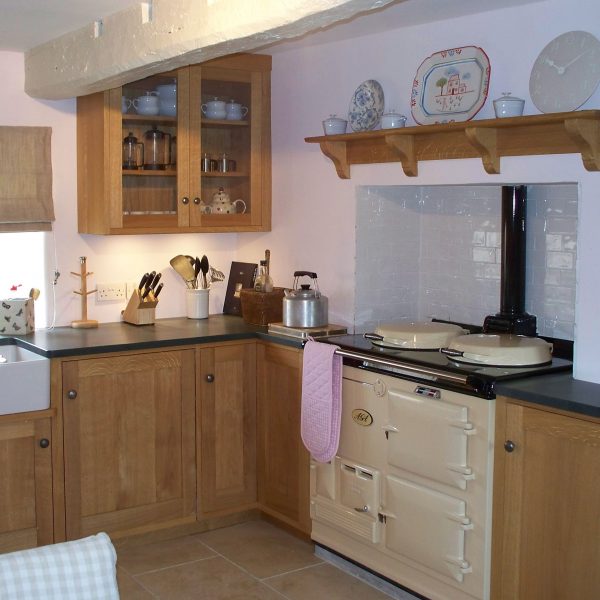 Compact Bespoke Cottage Kitchen